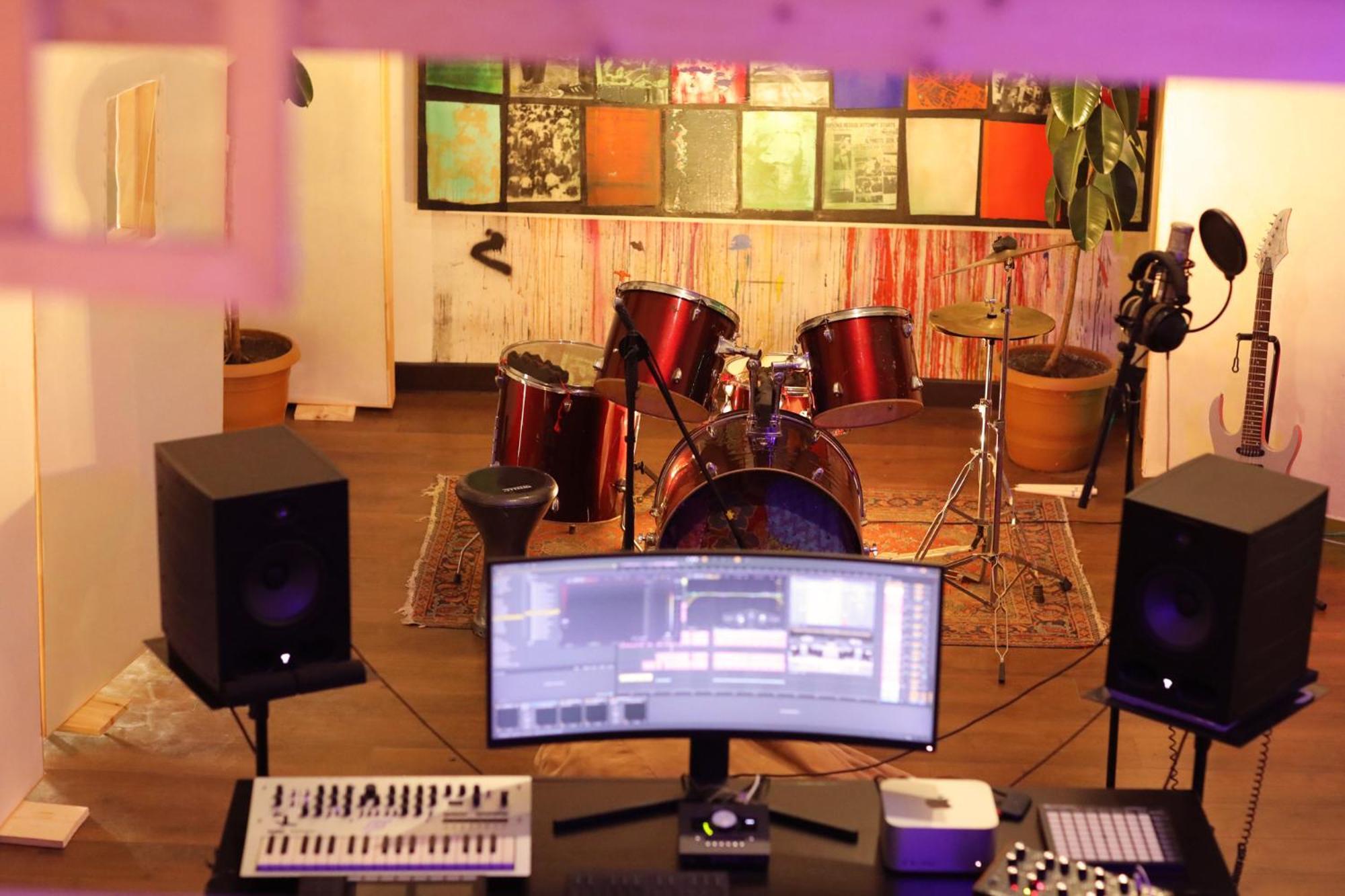 Cosy Studio With Beautiful Garden Ереван Екстериор снимка